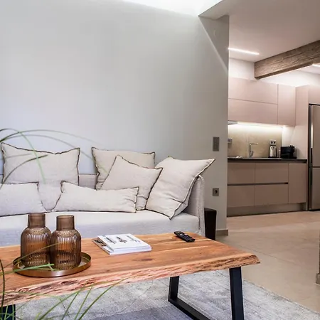 T75 Center Apartament *